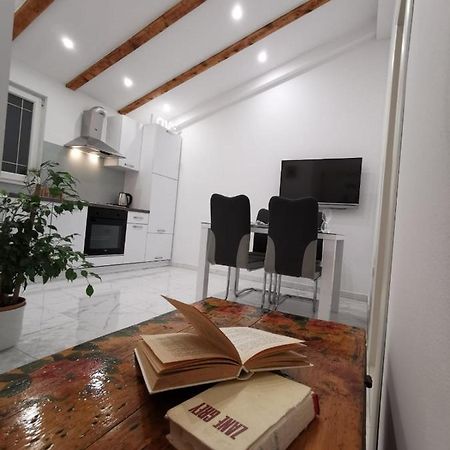 Apartmani Pina 2 Kaštela Buitenkant foto