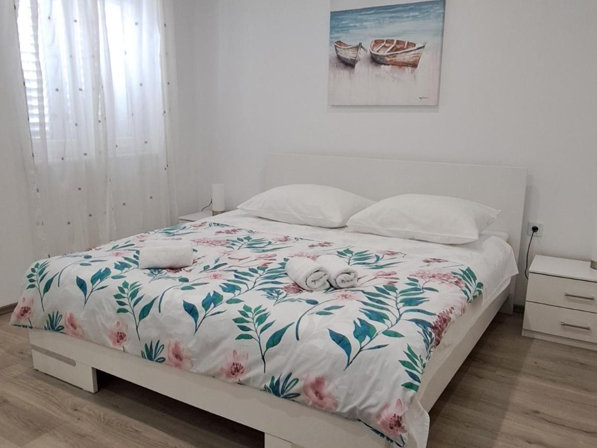 Apartmani Pina 2 Kaštela Buitenkant foto