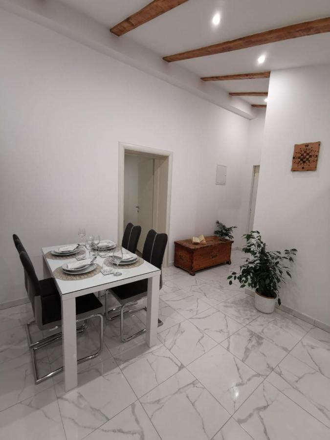 Apartmani Pina 2 Kaštela Buitenkant foto