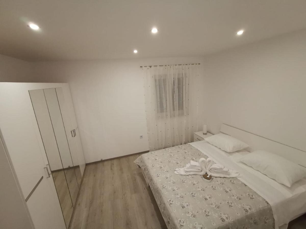 Apartmani Pina 2 Kaštela Buitenkant foto