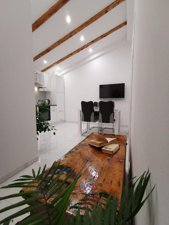 Apartmani Pina 2 Kaštela Buitenkant foto
